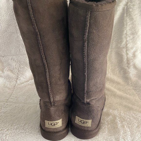 Woman’s Ugg Classic Tall Boots 5815 - Chestnut Size 7 - Picture 4 of 7